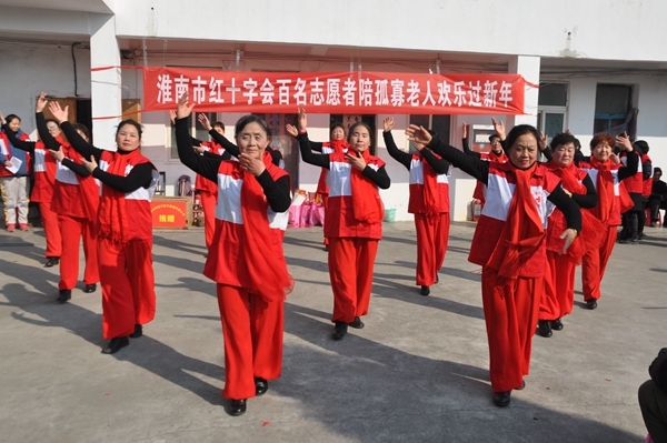 花甲志愿者王梅英扎根社区默默奉献35载11