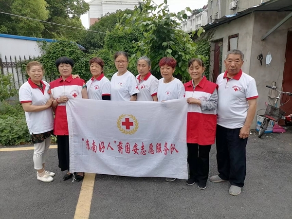 花甲志愿者王梅英扎根社区默默奉献35载14