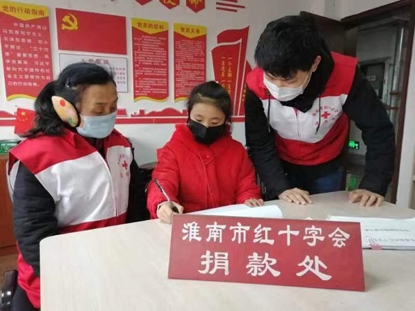 花甲志愿者王梅英扎根社区默默奉献35载20