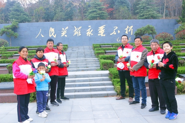 花甲志愿者王梅英扎根社区默默奉献35载8