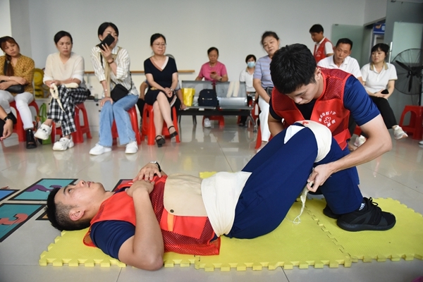 淮南市红十字会应急救护员培训再进社区11