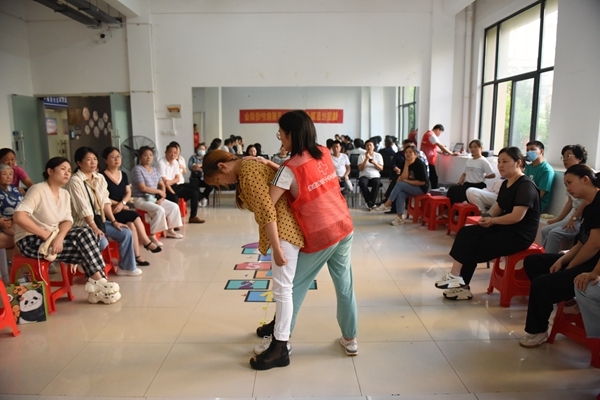 淮南市红十字会应急救护员培训再进社区12