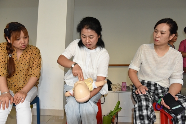 淮南市红十字会应急救护员培训再进社区13