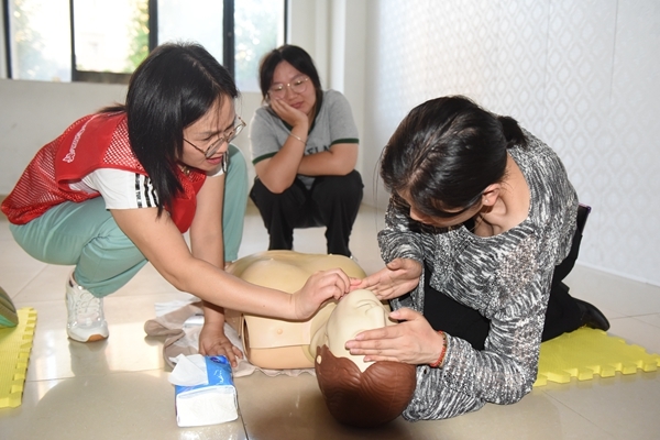 淮南市红十字会应急救护员培训再进社区18