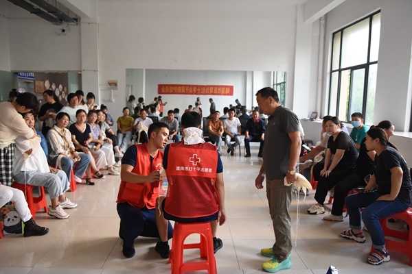 淮南市红十字会应急救护员培训再进社区2