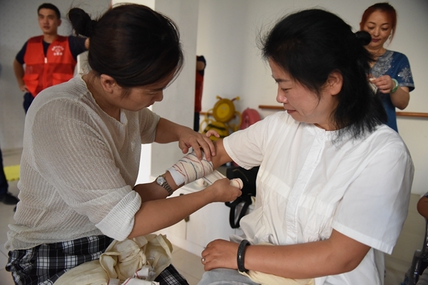 淮南市红十字会应急救护员培训再进社区5