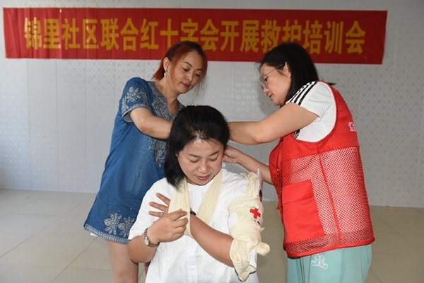 淮南市红十字会应急救护员培训再进社区7