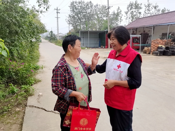 淮南市红十字会“双节”慰问帮扶户14