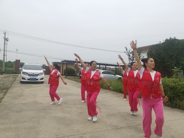 “淮小红”“双节”奉献忙27