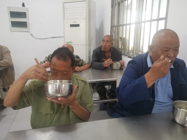 “淮小红”“双节”奉献忙42