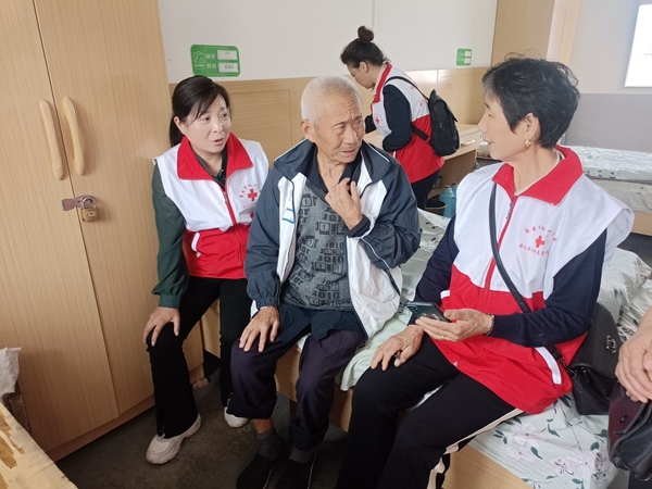 “淮小红”“双节”奉献忙17