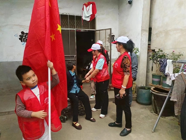 “淮小红”“双节”奉献忙50
