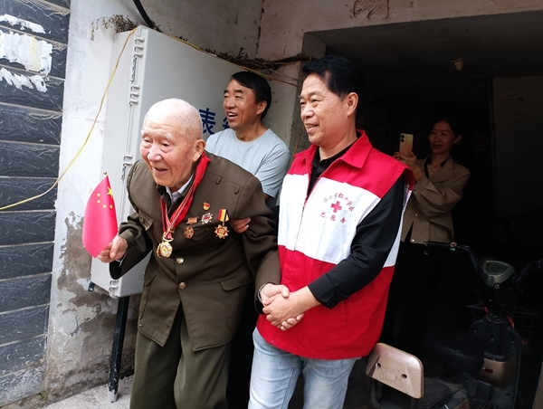 “淮小红”“双节”奉献忙66