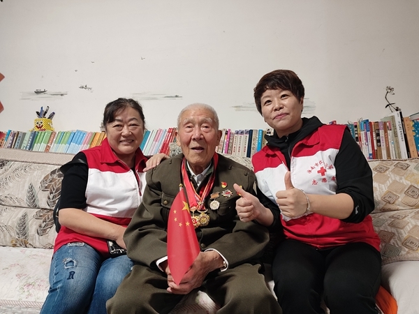 “淮小红”“双节”奉献忙69