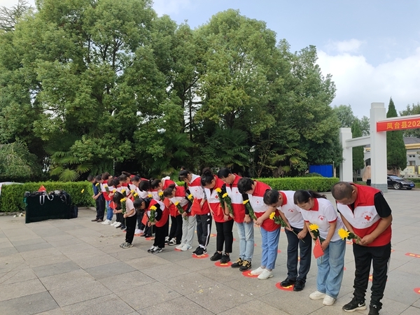 “淮小红”“双节”奉献忙74