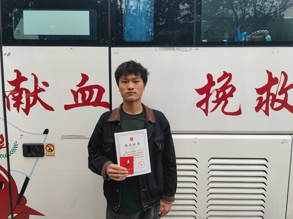 淮职志愿者献血留样忙14