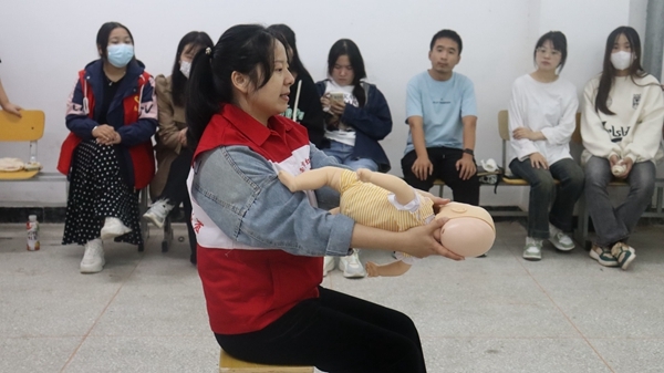 淮南联合大学开展第二期红十字救护员培训4