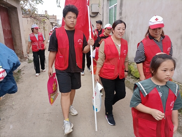 三员“淮小红”同获三季度市学雷锋志愿服务典型12