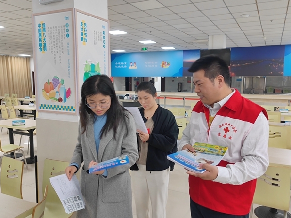 “淮小红”一天两场献血采样10