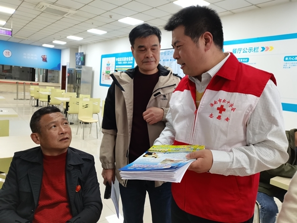 “淮小红”一天两场献血采样2