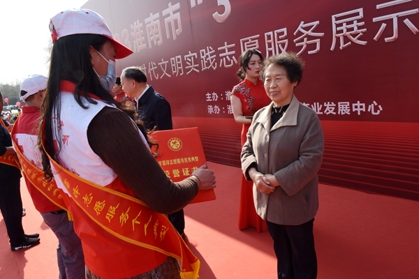 “淮小红”全市学雷锋纪念日活动显身手19