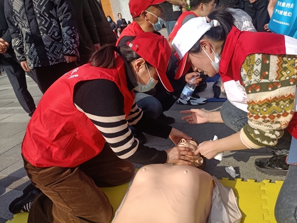 “淮小红”全市学雷锋纪念日活动显身手24