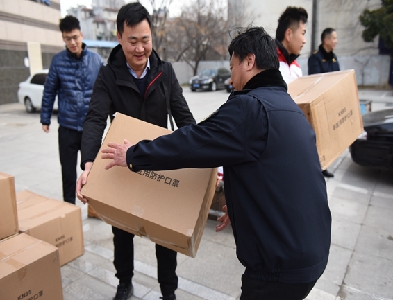 淮南90后企业老总捐赠家乡35万元防疫物资7