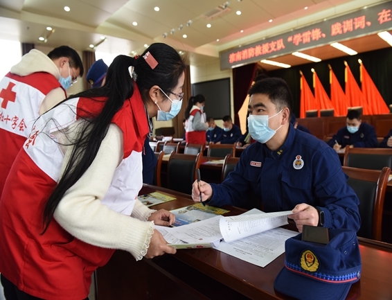 淮南市红十字会上下联动暖融春爱满城3