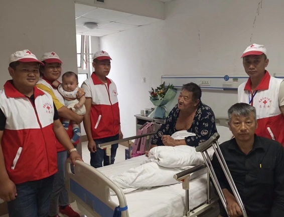 淮南市红十字志愿者李文菊再获全国先进6