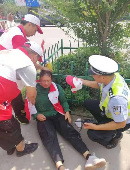 淮南市红十字志愿者李文菊再获全国先进8