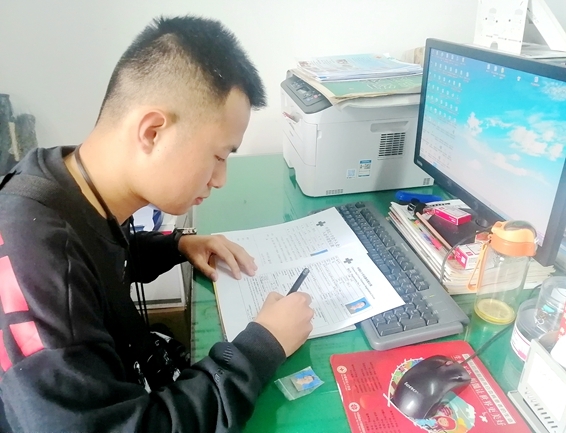 淮南96后特警一份特别的“见面礼”1