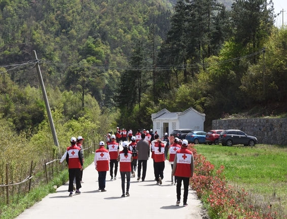 接受红色教育，传承红色精神6