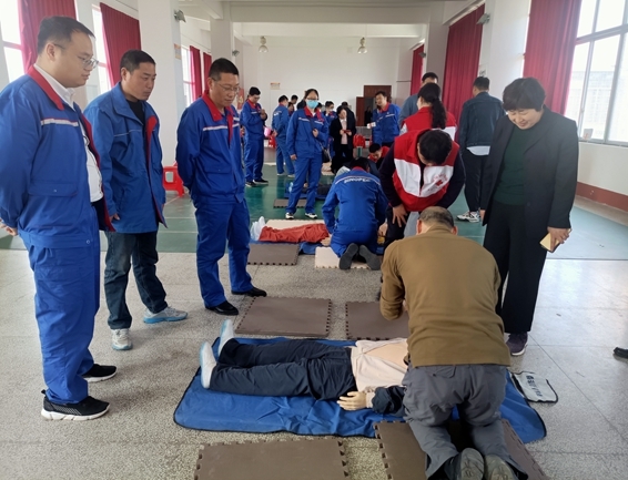 淮南市红十字会为石化职工进行应急救护培训7