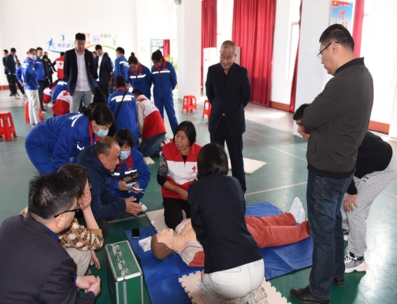 淮南市红十字会为石化职工进行应急救护培训8