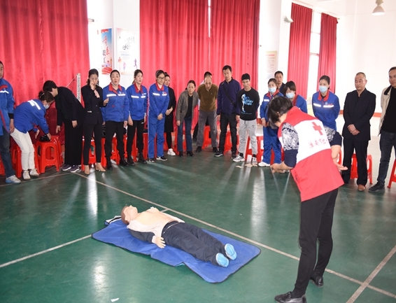 淮南市红十字会为石化职工进行应急救护培训9