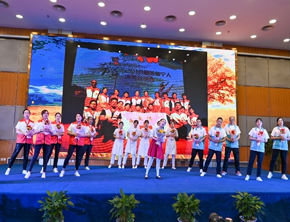 她的故事感动江淮大地14