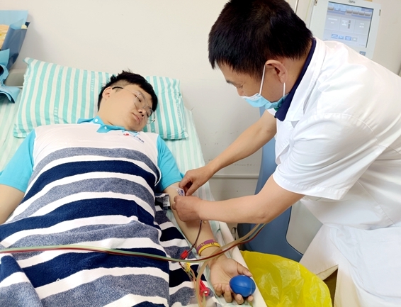 23岁小伙用爱抒写青春华彩5