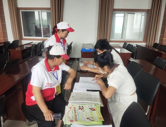 一天三场，潘集区红十字志愿服务队东奔西忙1