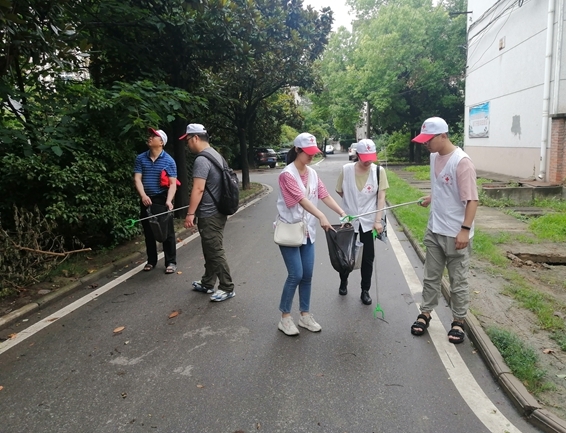 淮南市红十字会协助包保社区开展创城志愿活动2