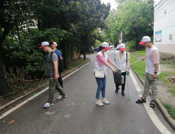 淮南市红十字会协助包保社区开展创城志愿活动6