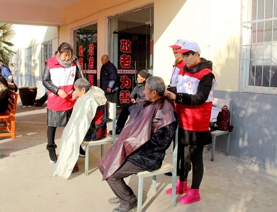 淮南市红十字志愿者葛永7年倾情为生命接力20