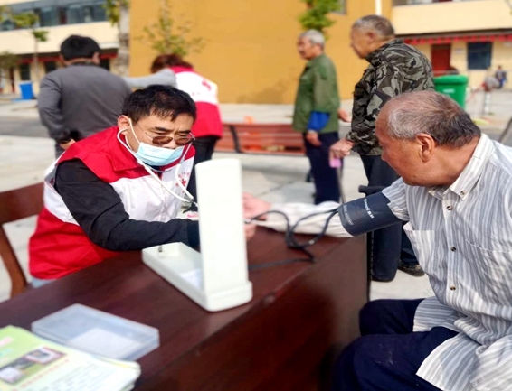 淮南市红十字志愿者葛永7年倾情为生命接力21