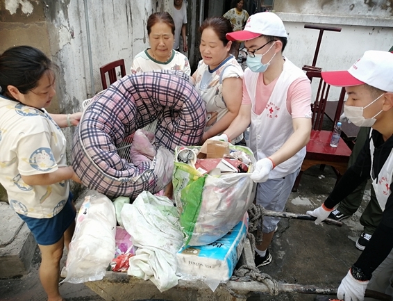 洪灾无情志愿者有爱2