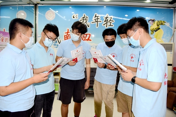 18岁，他们送给自己一份最好的成人礼15