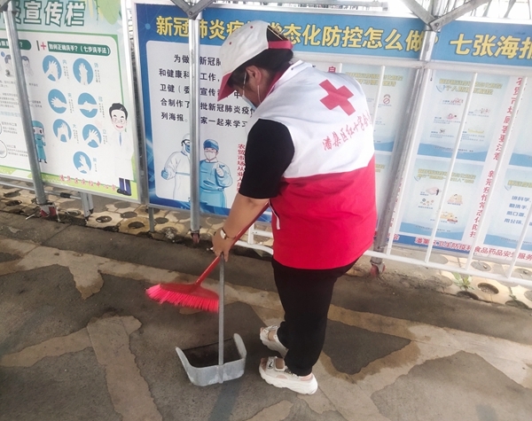 潘集区红十字志愿者再次协助区新冠疫苗集中接种8