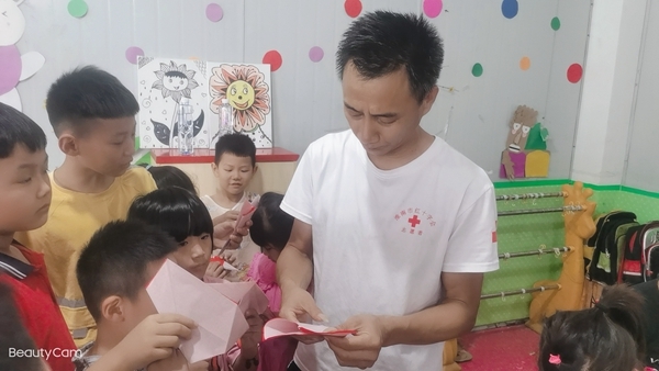 小剪刀剪出美好祝福和心愿3