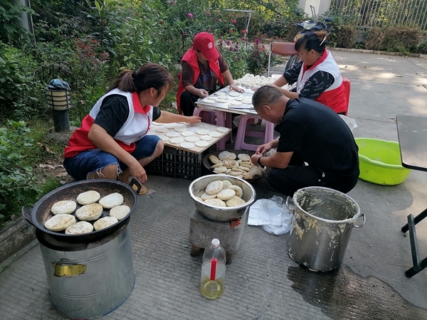 500个糖饼甜透环卫工的心4