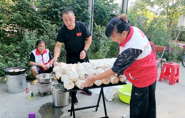 500个糖饼甜透环卫工的心6