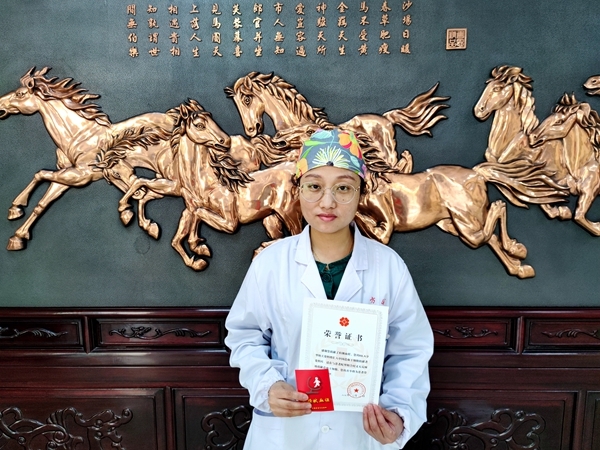 捐热血储备爱献份礼 淮南踊跃献血迎国庆5