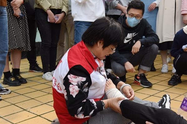 国际减灾日，淮南市红十字会教你学救护24